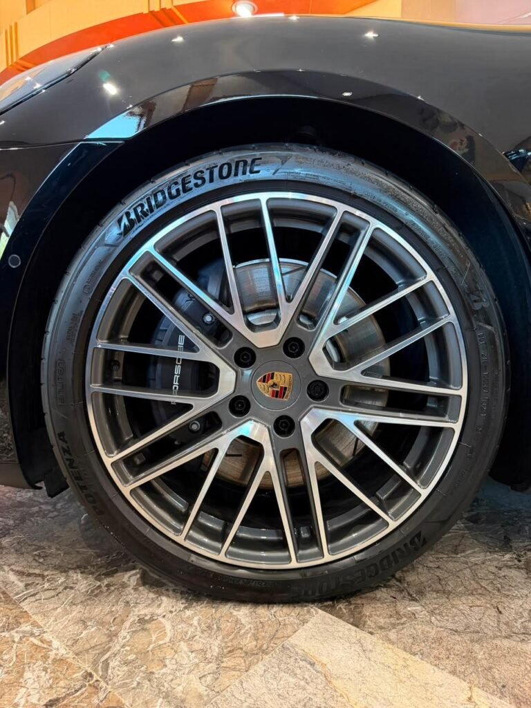 Porsche Panamera 4